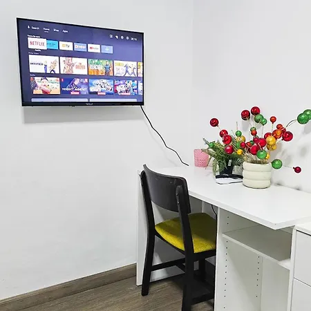 Downtown Rooms, 200m From Marina Séjour chez l'habitant Larnaca