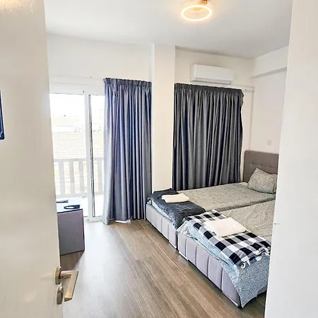 Downtown Rooms, 200m From Marina Séjour chez l'habitant Larnaca