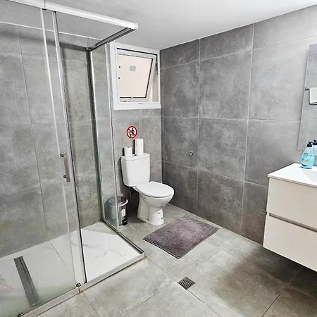 Séjour chez l'habitant Downtown Rooms, 200m From Marina