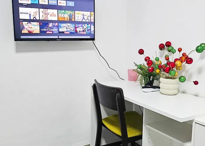 Downtown Rooms, 200m From Marina Kwatera prywatna Larnaca