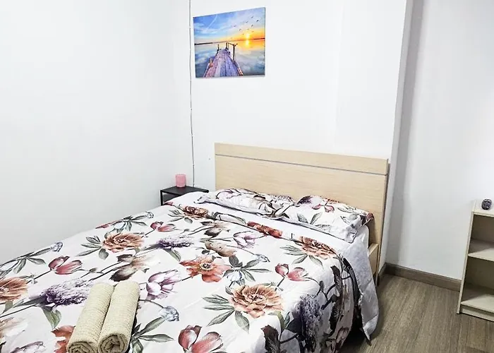 Downtown Rooms, 200m From Marina Λάρνακα