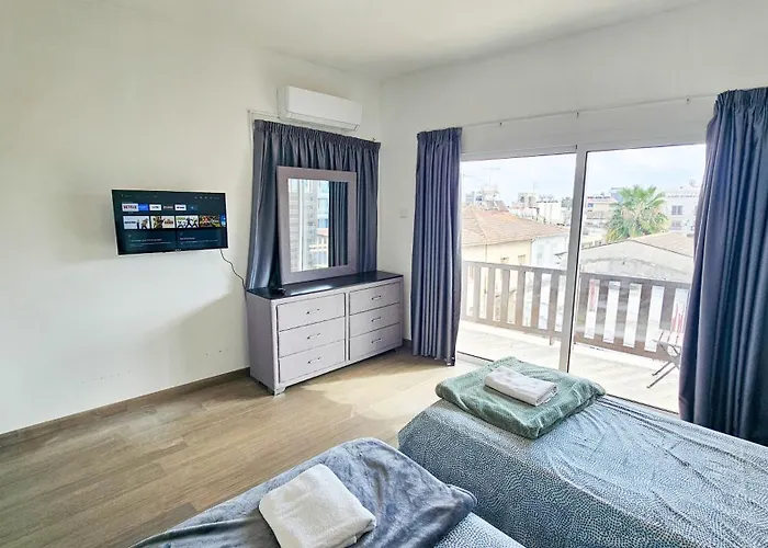 Kwatera prywatna Downtown Rooms, 200m From Marina Larnaca