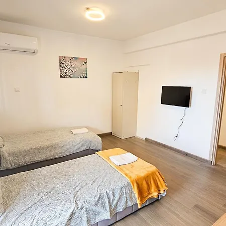 Quarto em Acomodações Particulares Downtown Rooms, 200m From Marina *